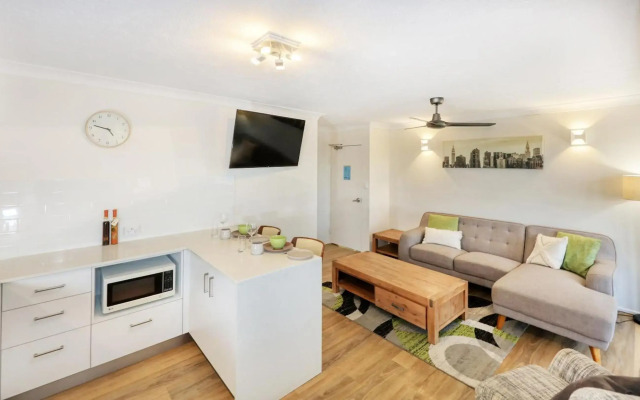 Lamor Apartments