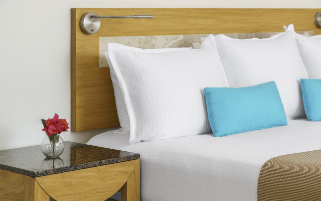 The Reef Playacar Beach Resort & Spa