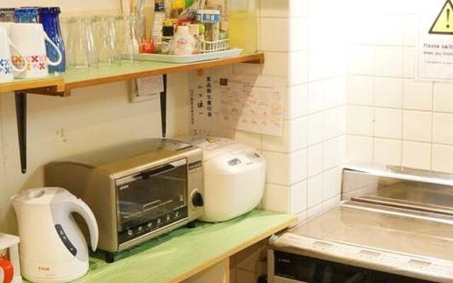 J-Hoppers Osaka Guesthouse