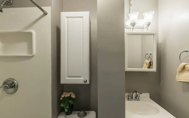 Luxurious 3br 2ba Townhouse with cozy backyard