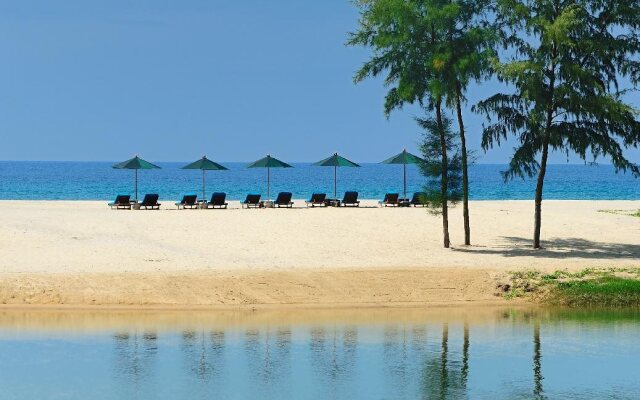 Wanakarn Beach Resort & Spa