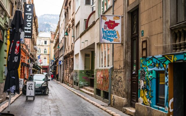 Modern Room for 4- Artistic Guesthouse-main Street