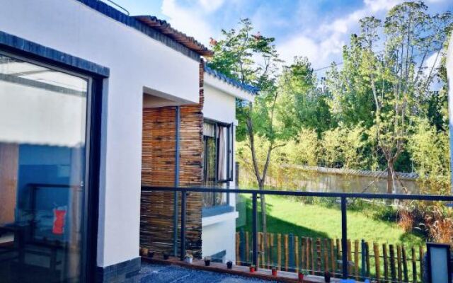 Gemudun Villa Courtyard