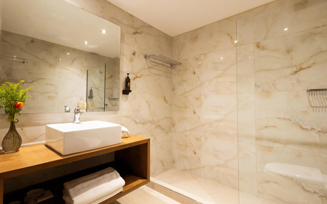 Best Western Plus Embassy