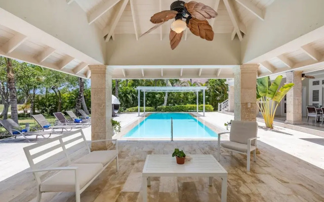 5-star villa near Playa Blanca Beach