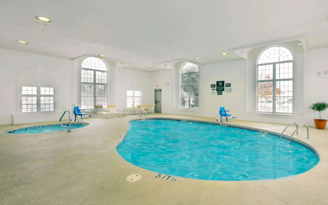 La Quinta Inn & Suites by Wyndham Cleveland Macedonia