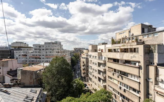 Spacious and cozy apartment in central Bucharest