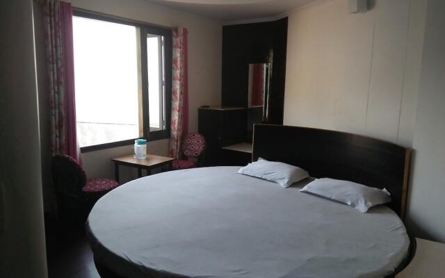 Hotel Basant
