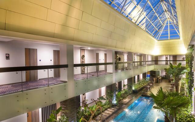 Holiday Inn Bandung Pasteur by IHG