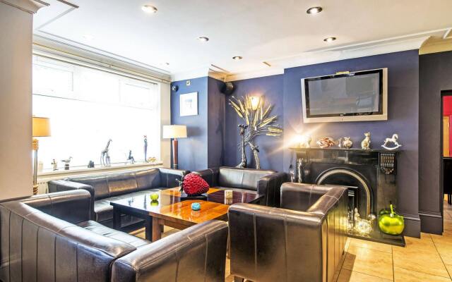 Dovedale Hotel