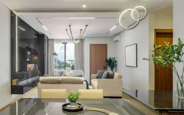 Four-Two Africa Lane Luxury Apartment