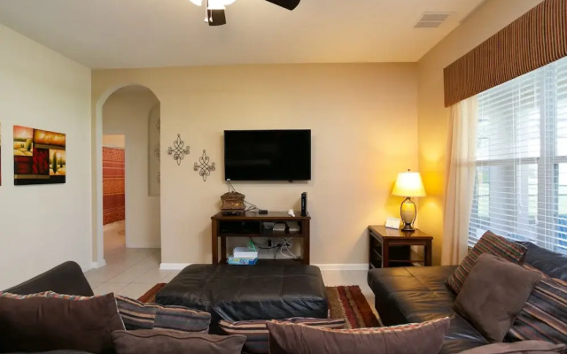 Villa 2682 Manesty Windsor Hills