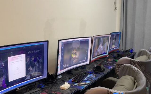 Nanchang Starry Sky E-sports Hotel (China Resources MixC)