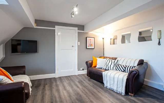 The Manchester Pad - Sleeps 12