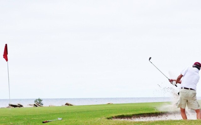 418 Linkside Drive 4 Bedroom Home by RedAwning