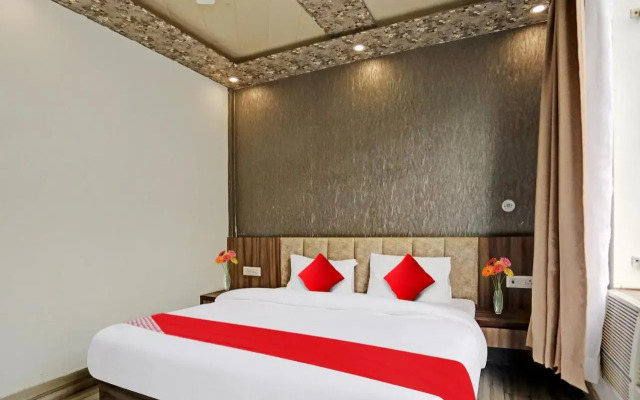 Oyo Flagship 806078 Sparsh 11 Heaven