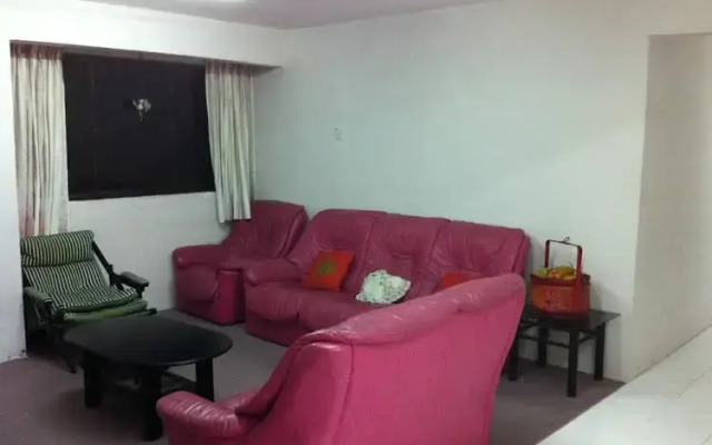 Tringkap Apartment