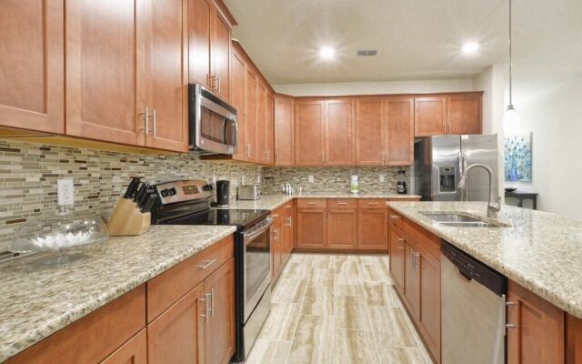 Solterra - 6 Bedrooms House W/Pool-7036sr