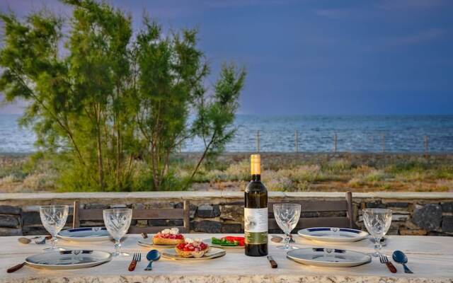 "platanias Beachfront Villa Elsa-90m To Main Square"