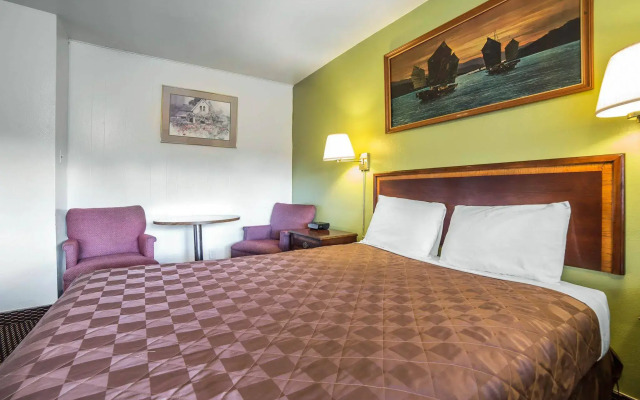 Rodeway Inn & Suites