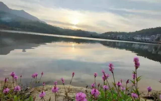 Fuchun Dalingtu Resort