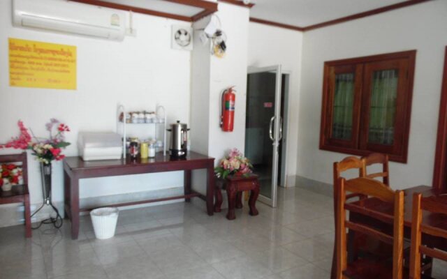 Leung Kham Hotel