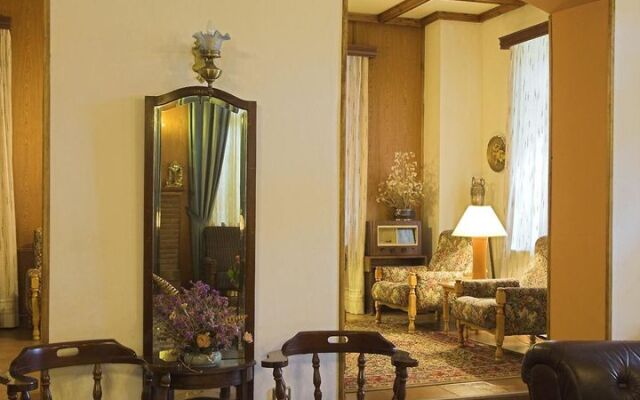 New Helvetia Hotel