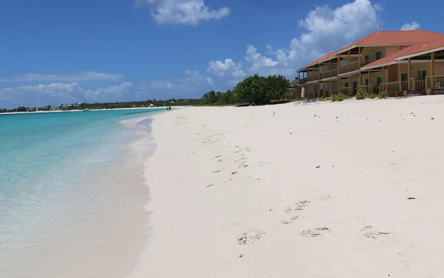 Rendezvous Bay Hotel