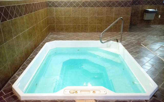 Holiday Inn Express Devils Lake by IHG