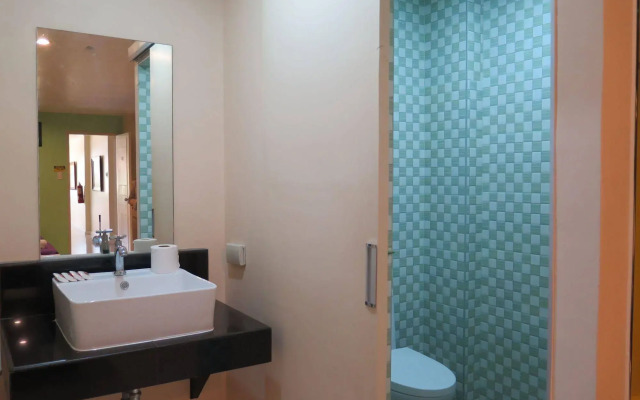 Royale House Hotel Davao powered by Cocotel