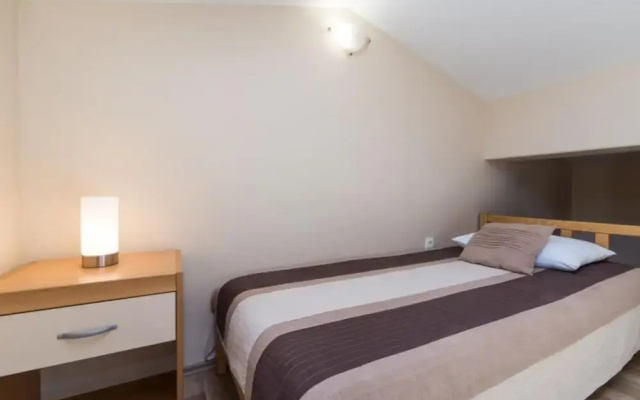 Apartments Nmn Drvenik