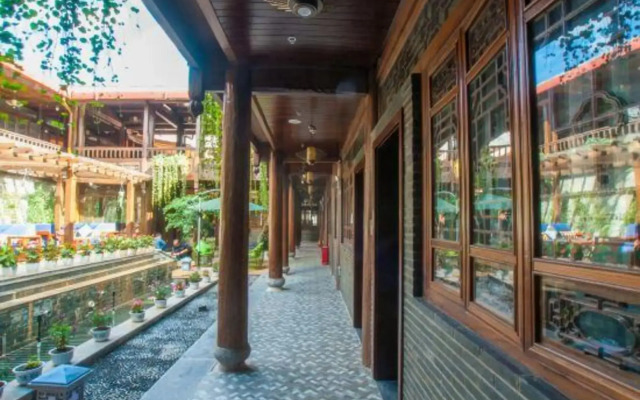 Lijiang Qupin Life Inn (East Gate Branch of Shuhe Ancient Town)