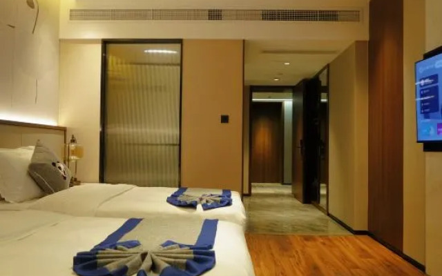 Baoxing Jiajinshan Hotel