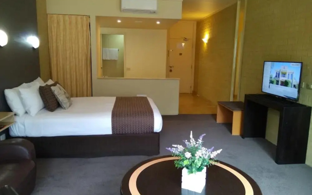 Madison Spa Motel - Adults Only