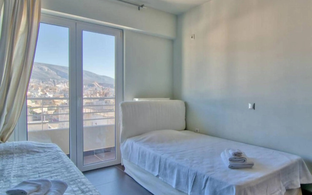 Pristine penthouse with Parthenon view by the pool