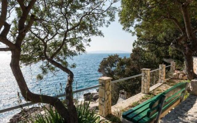 Three-Bedroom Holiday Home in Potomje