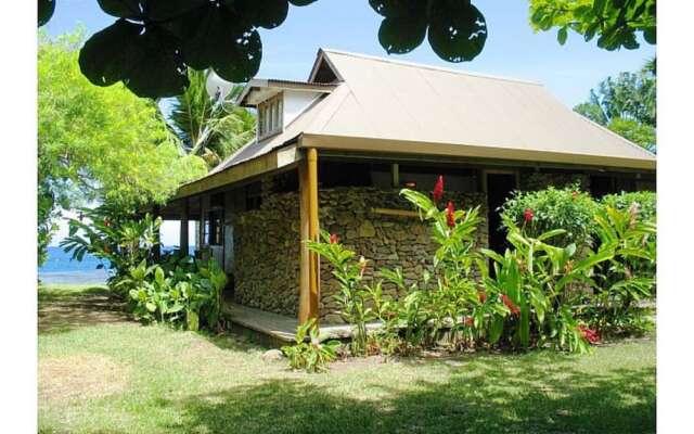 Fare Upu beach front cottage - Moorea