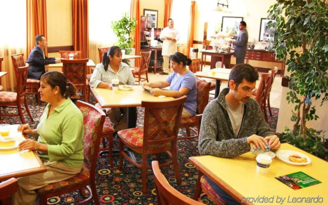 Hampton Inn & Suites Los Angeles Burbank Airport