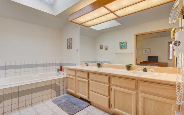 Awbrey Lane #7 by Village Properties at Sunriver