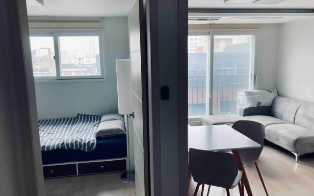Chic, Modern Apartment Next to Hwagok Station