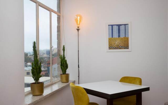 1-80 Collection Apt 301