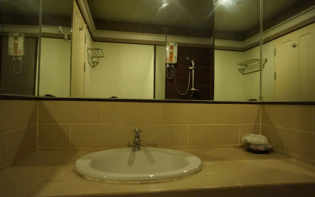 Narakul Resort Hotel