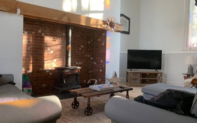 The Chapel 3 Minute Drive to Saundersfoot, Wales