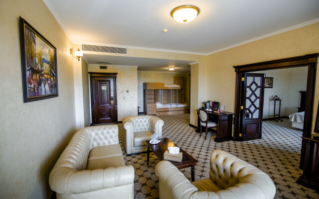 Hotel Golden House
