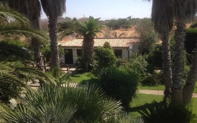 Secluded Holiday Home in Matino With Swimming Pool