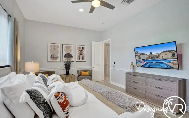 8-BR with Pool & Mini-golf & Soccer