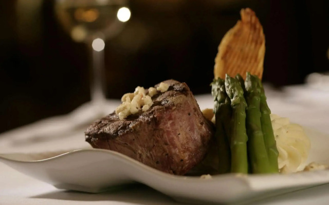 DoubleTree by Hilton Lisle Naperville