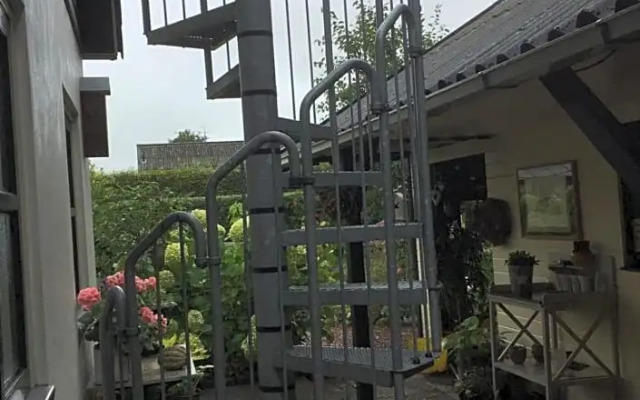 T’ Hogeland Ainrom