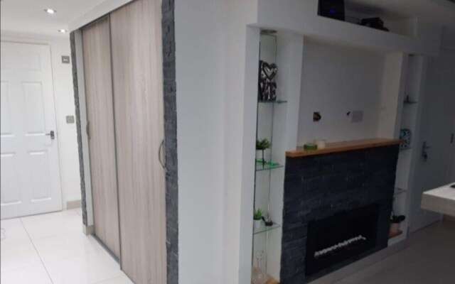 Lovely 2-bed Apartment in Coventry