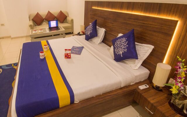 OYO 694 Hotel Malik Residency